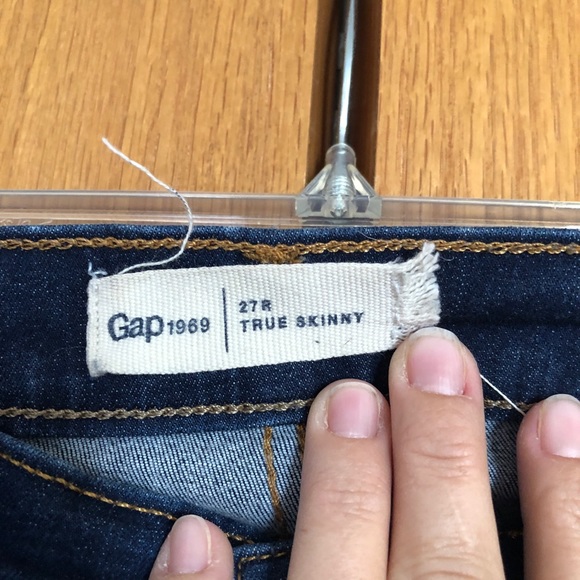 Women’s Gap jeans. Size 27R - Picture 2 of 3